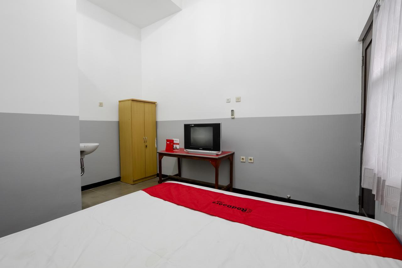 Reddoorz @ Prambanan Timur Raya Semarang Kültér fotó